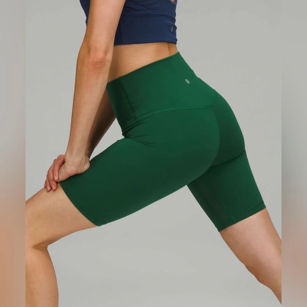 lululemon athletica Align High Rise Short 8” in Everglade Green Size: 0 - Picture 4 of 7